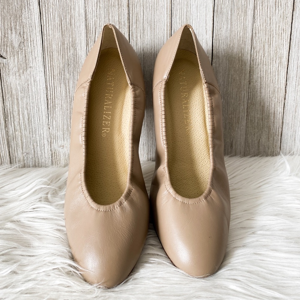 Naturalizer Silp on low heels shoes, Size 7